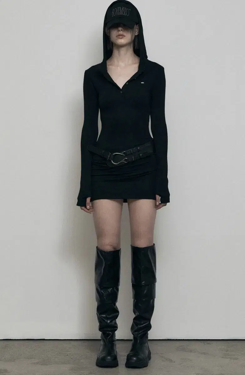 보헤미안서울 HOODED MINI DRESS BLACK